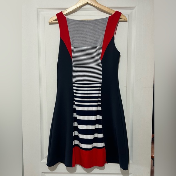 COCO&TASHI SLEEVELESS MINI DRESS LINED WITH FRONT ZIPPER SIZE SMALL - Picture 2 of 7